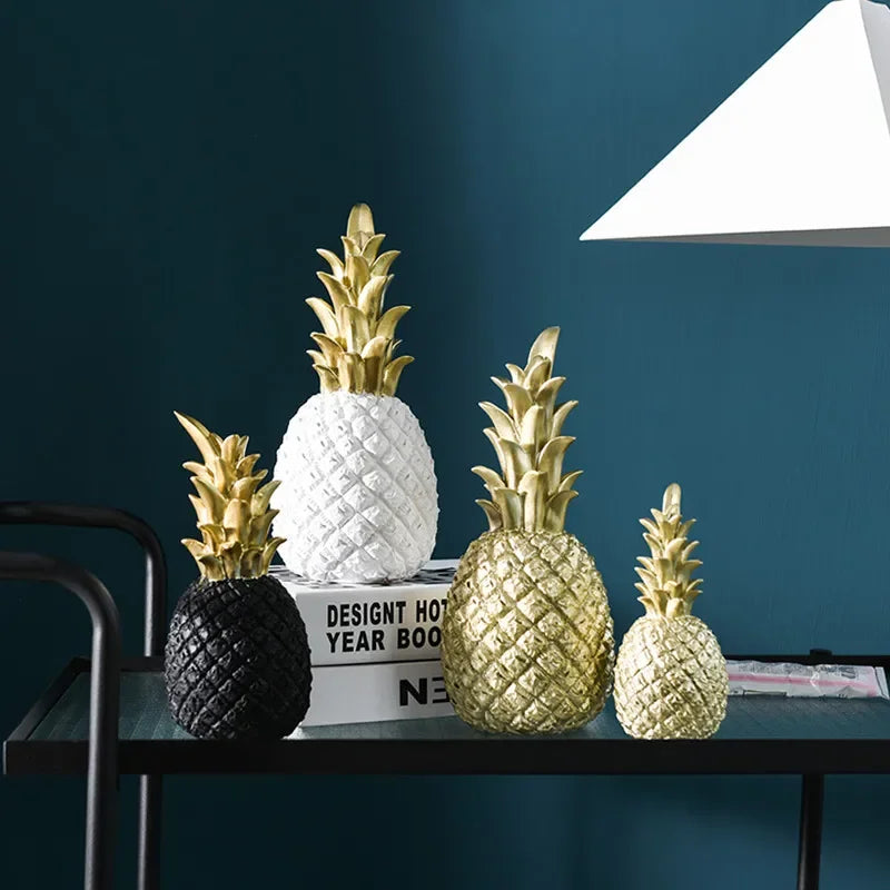 LumiPine - guld ananas home decor