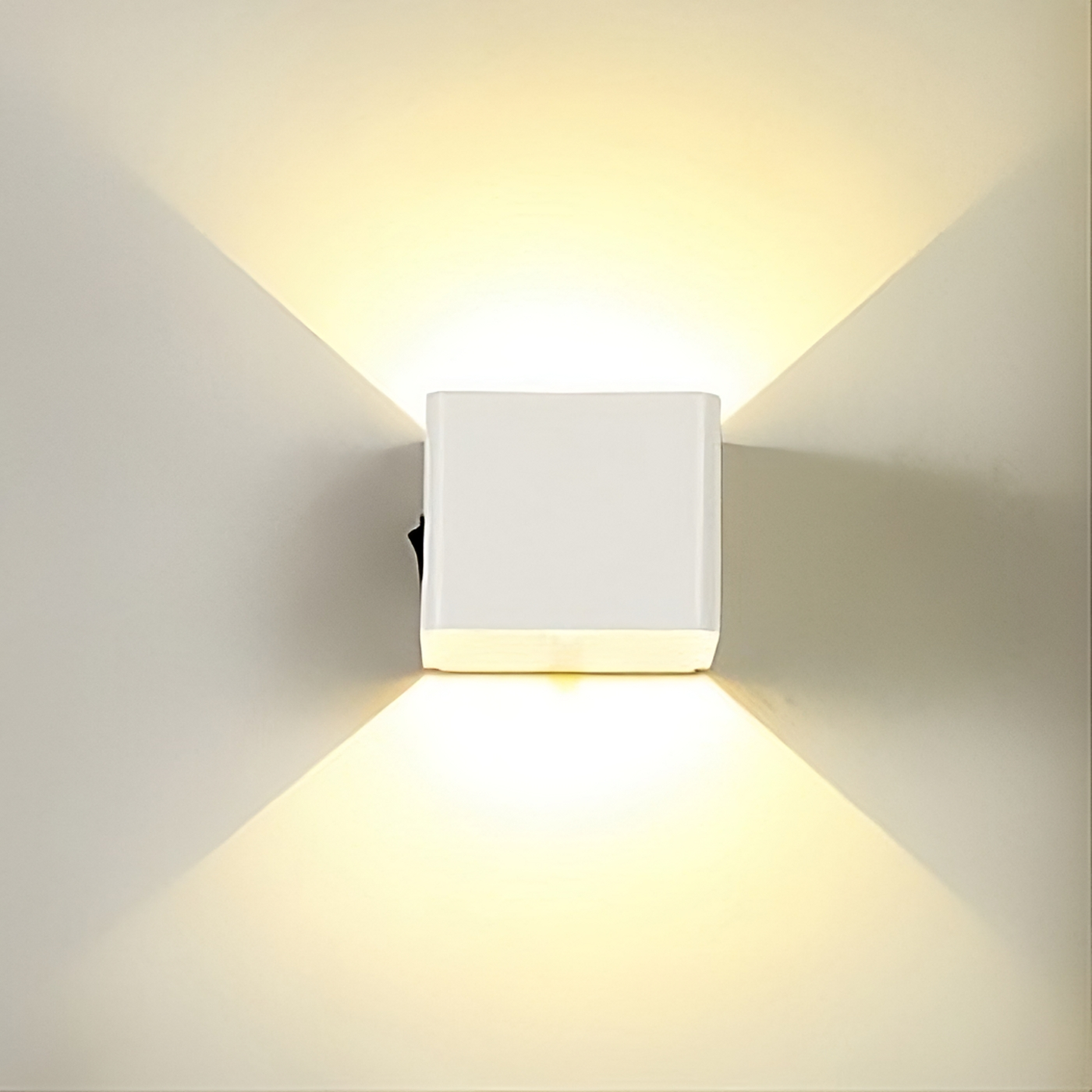 CubeLamp - væglampe med sensor