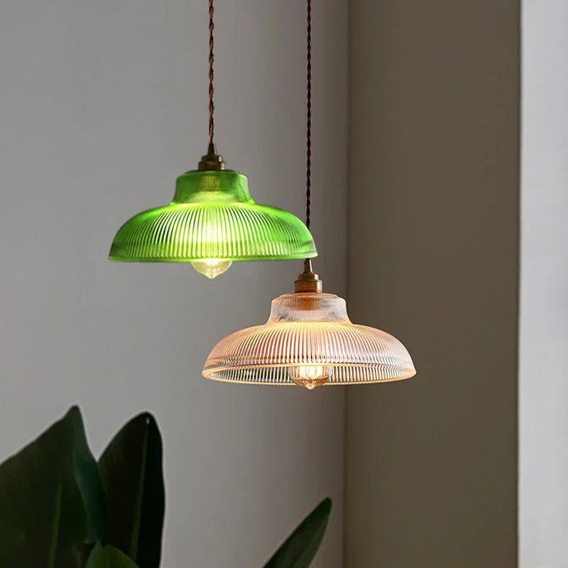 NostalgiGlow | retro glasvedhæng for tidløs elegance