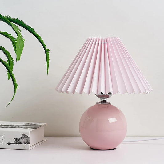 Antique Pleated - vintage bordlampe med plisseret skærm