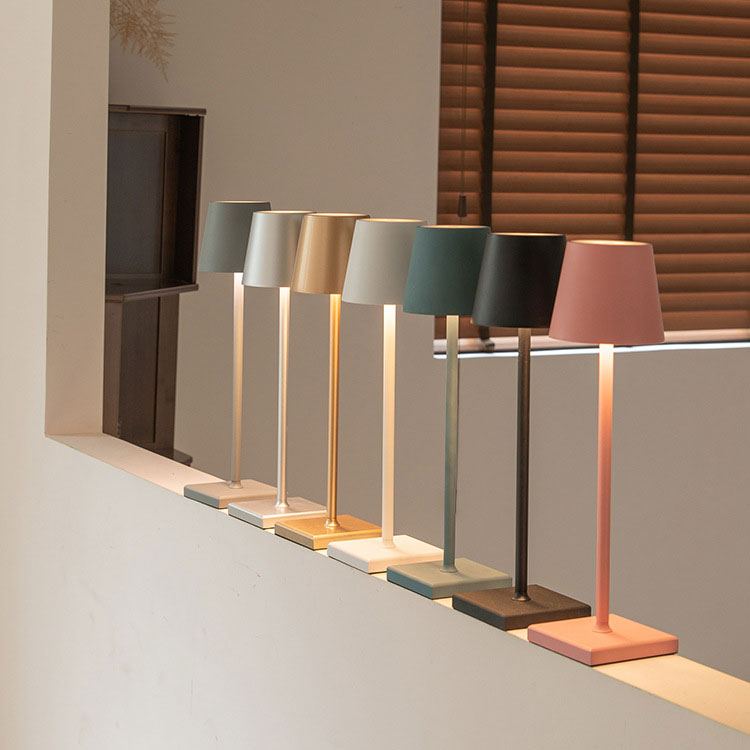 Auralamp - minimalistisk ledningsfri lampe